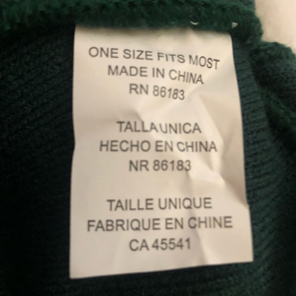 Festive Fun Pom Pom beanie - Picture 11 of 11